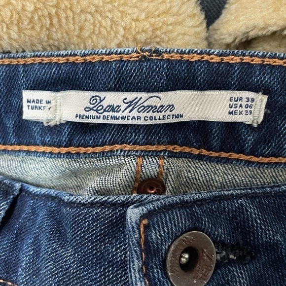 Zara Denim Shorts Fleece Rolled Hem Size 6 - Picture 4 of 12